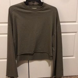 Cropped Army Green Crop Top with wide arm sleeve